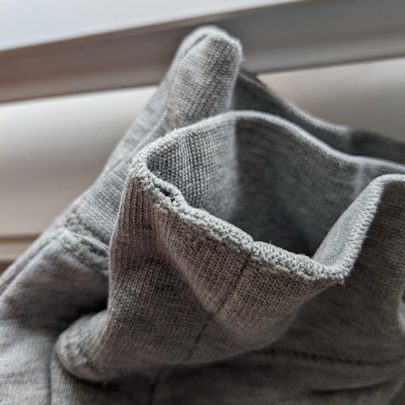 EVERLANE crewneck sweater - size Medium - Picture 4 of 4